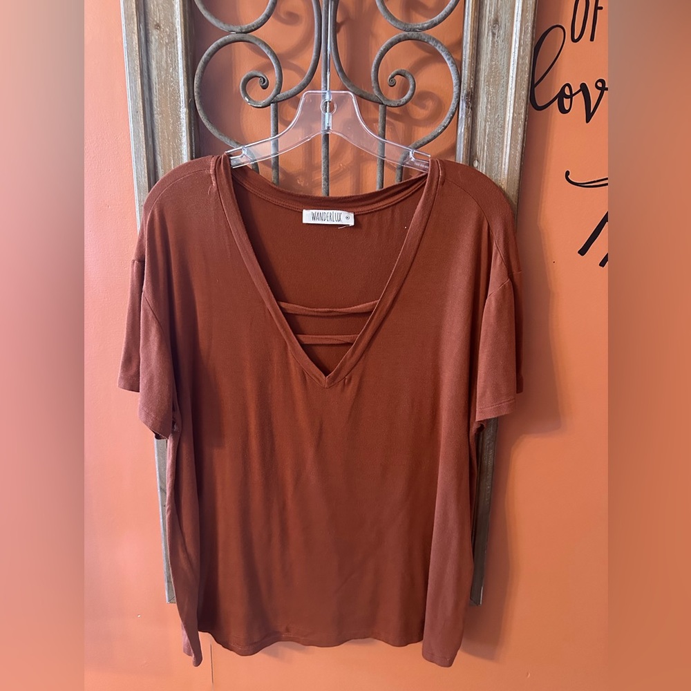 Wanderlux Vneck Tee